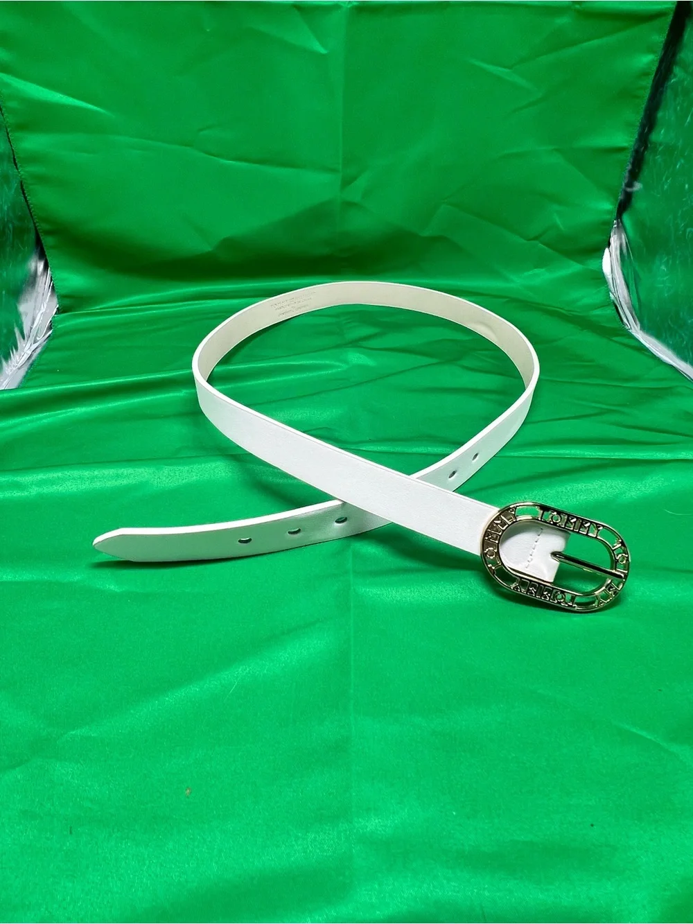 Tommy Hilfiger White Leather Belt with Gold Oval Logo Buckle